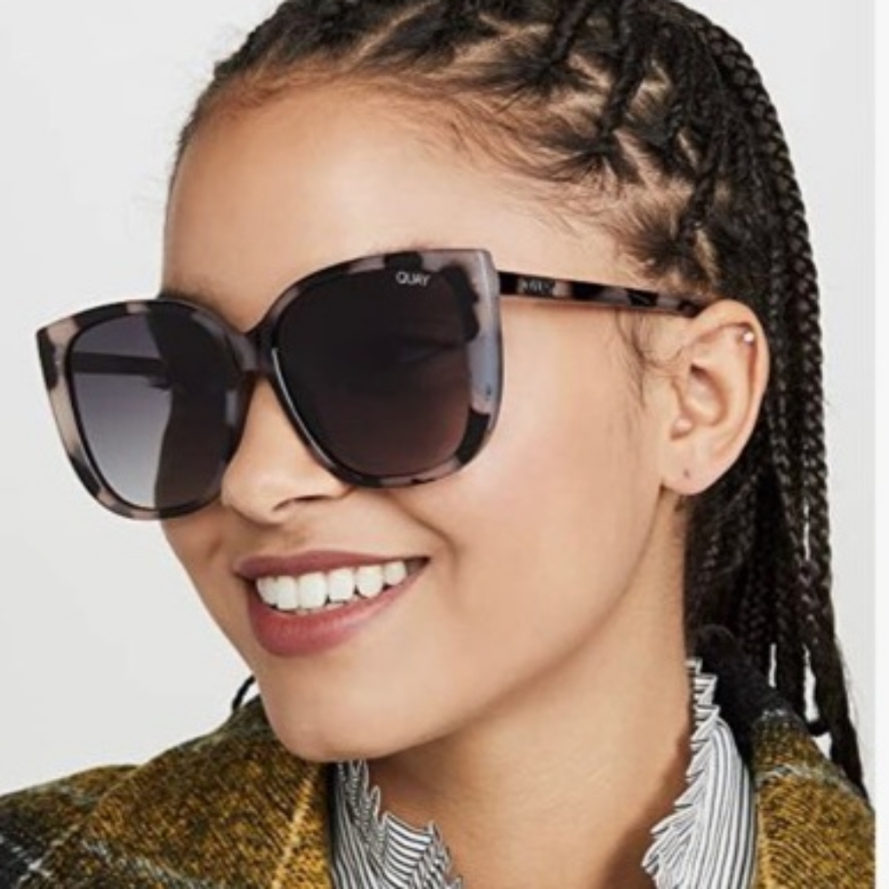 Brand New never worn QUAY ever after su glasses